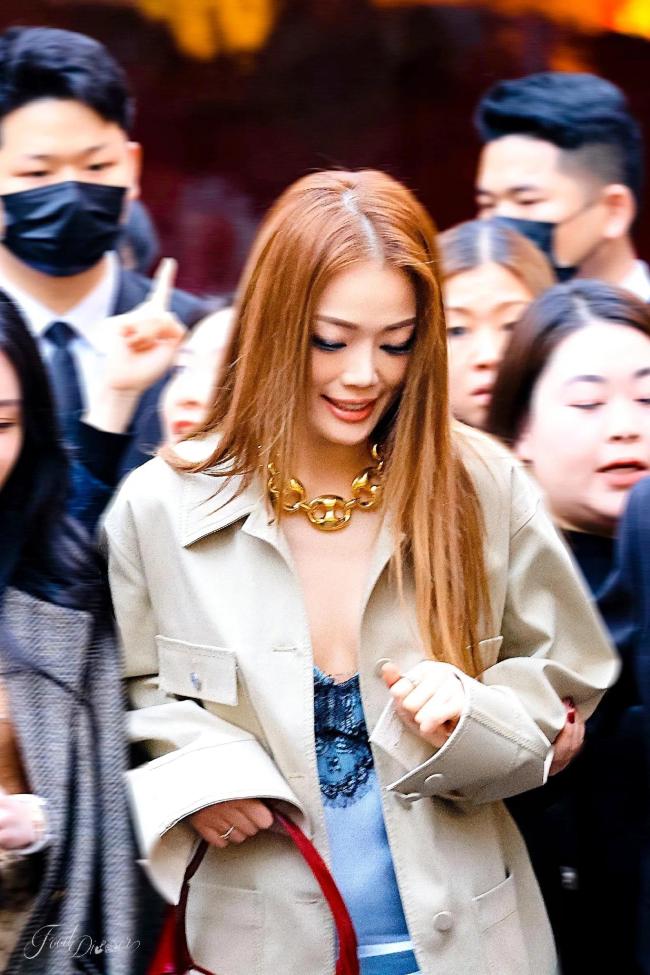 容祖儿拍大片的时候真的很舒淇路人傻傻分不清