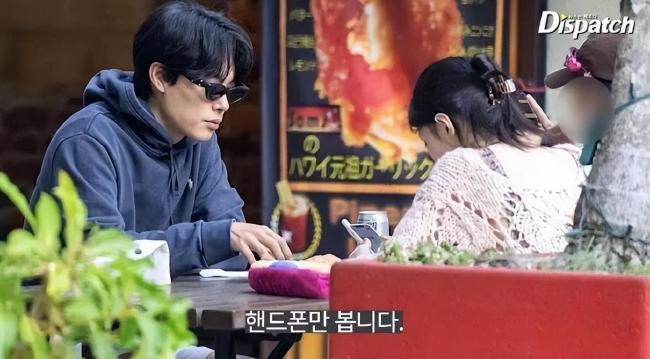 韩素希柳俊烈约会照片公开两人互动亲密尽显恩爱