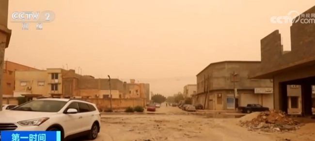 沙尘暴侵袭利比亚东部，当地机学校等关闭