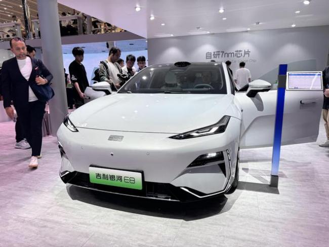北京车展车载AI测试翻车，车主表示被追尾，AI助手：我先撤了