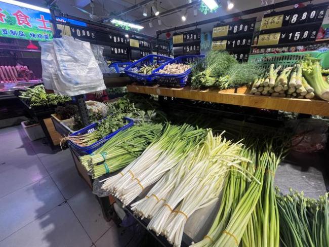 香菜涨到35元一斤 蔬菜市场的新“贵族”