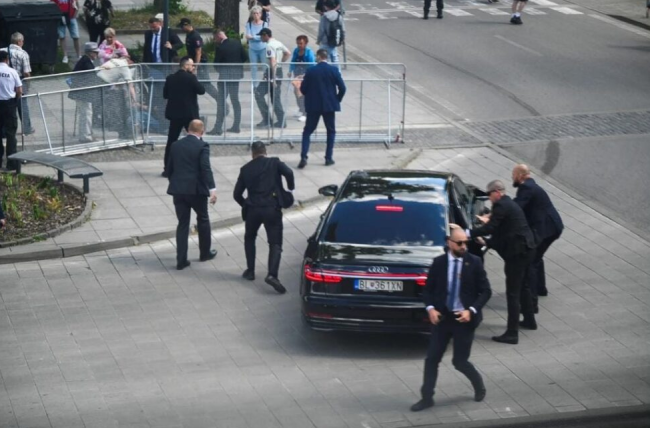 斯洛伐克总理遭枪击受伤 嫌疑人已被逮捕