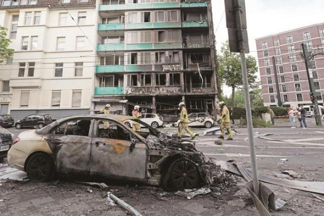 德国一住宅楼发生爆炸起火 造成3死16伤 杜塞尔多夫悲剧