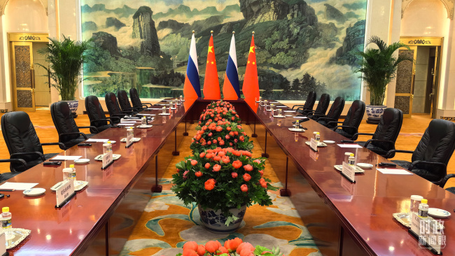 时政新闻眼丨中俄元首再次会晤，传递哪些重要信息？