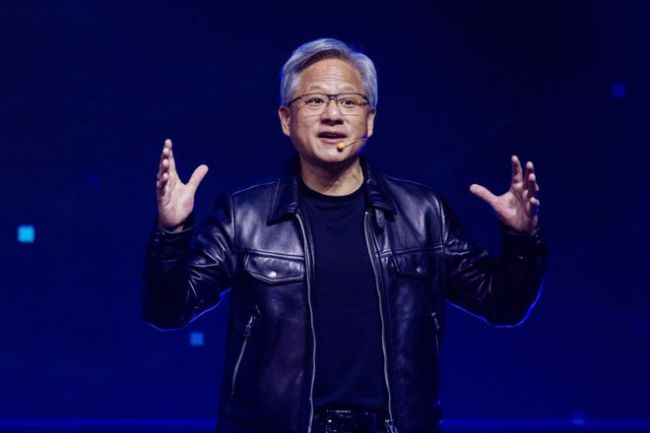 黄仁勋有望超越马斯克成全球首富 GPU巨头引领AI时代新篇章