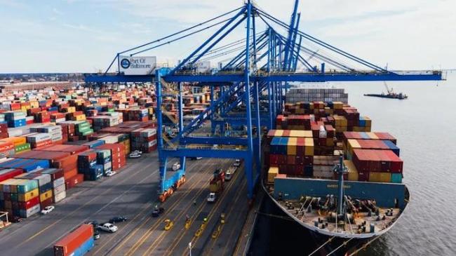 集装箱航运价格上涨 新加坡港口大堵船加剧