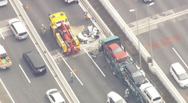 日本东京发生多车相撞事故 致7人受伤
