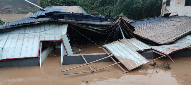 梅州酒厂老板称数百吨酒被洪水冲毁