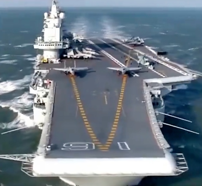 裸眼3D打开中国舰气势拉满 沉浸式观舰新纪元