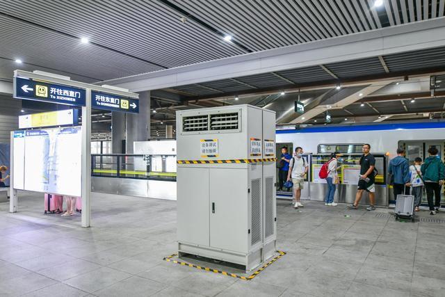 北京地铁16座地上站加装冷风机