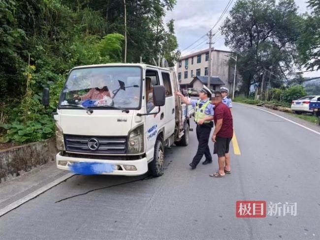 四天内，女婿和老丈人接连因驾车超员被查！