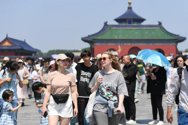 美媒：中国免签政策效果立竿见影 旅游业蓬勃复苏