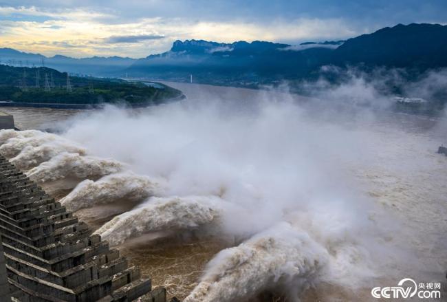 湖北宜昌：三峡水库迎新一轮涨水过程