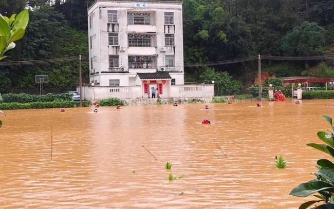 广东五华降雨致3人遇难 含两名儿童 洪水内涝成灾