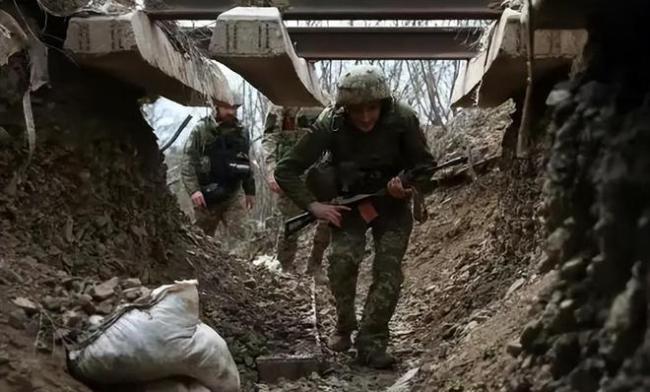 俄无人机助地面突击队攻占乌军战壕