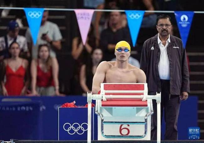 男子100米仰泳冠军有着男模般面孔 徐嘉余夺银成焦点