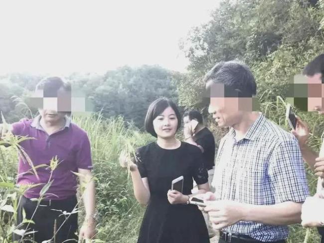 查处李佩霞后,万年县纪委荣获“模范机关”和“四强”党支部