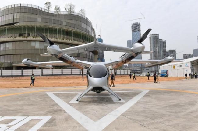 空中出租车跨长江首飞成功 低空经济新纪元启航