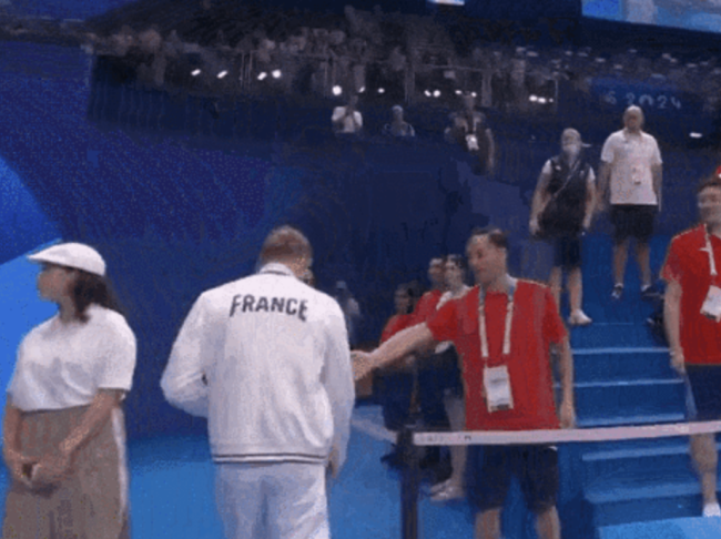 奥运四金王马尔尚拒绝与中国教练握手是故意歧视？先让子弹飞一会儿 体坛“内幕”引热议