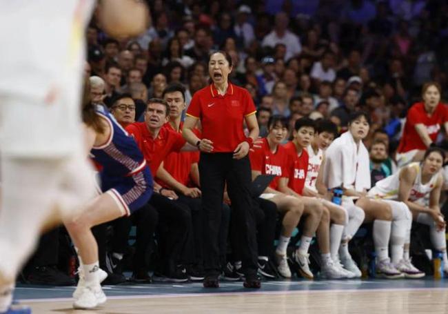 2019年夏天库里在磨砺营和一群天禀异禀的高中生一说念磨砺 球星与异日之星共舞