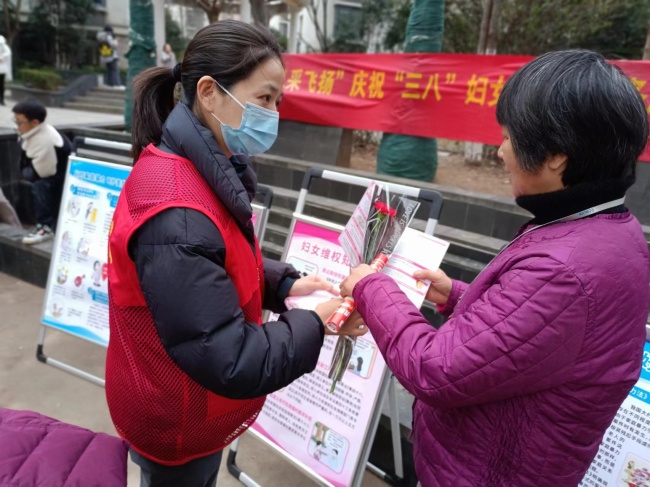 妈妈言传身教儿子捐献造血干细胞 爱让生命延续