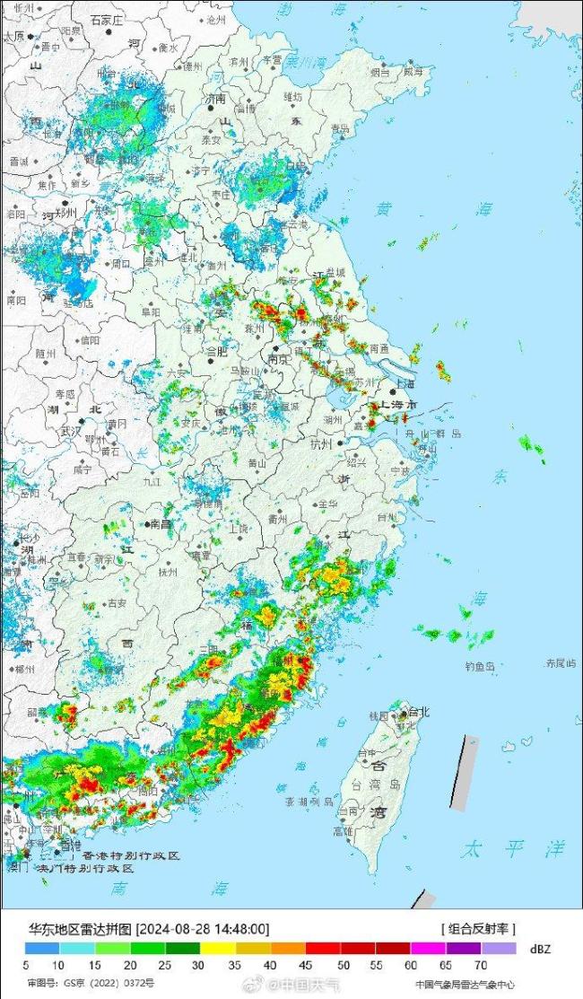 福建多地一秒天黑 雷声震天大雨倾盆