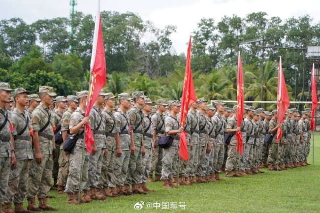 1600余名子弟兵驰援海口屯昌 抗击摩羯保民安