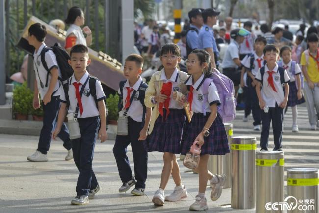 海口各中小学校9日起分批复学复课