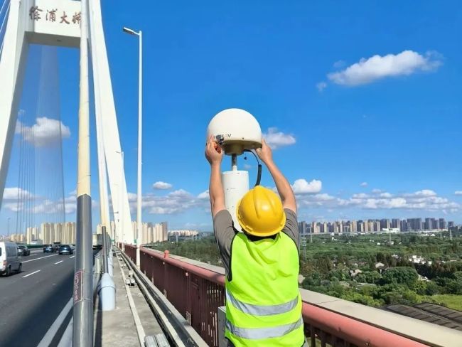 台风过境上海多部门加快清障保流畅 全城动员筑安全防地