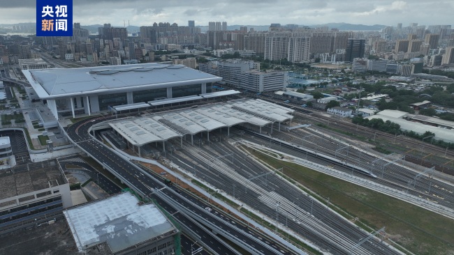 新建汕头站一期站房今日正式启用 首趟高铁驶出