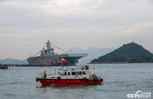 海南舰停泊香港西环招商局码头