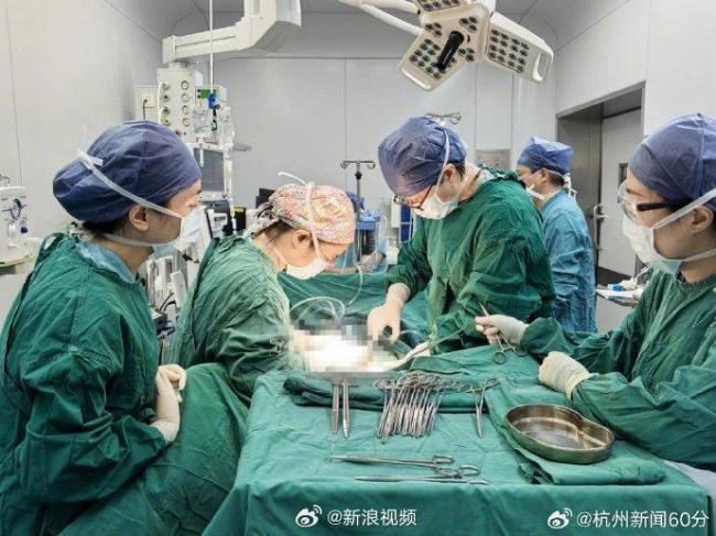 医生称火锅催生并无科学依据 孕妇因未煮熟食材感染李斯特菌