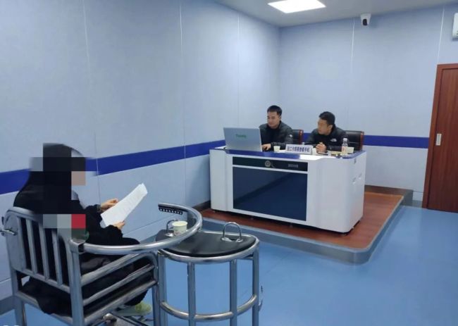 安徽一足浴店藏匿涉黄窝点 10东谈主被执 警方雷霆出击破除窝点