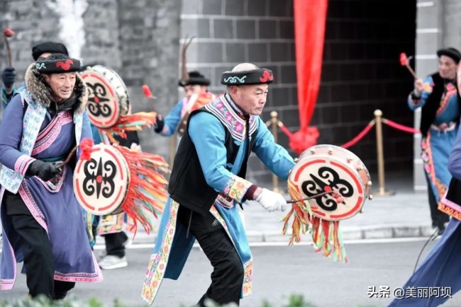 在汶川年味从杀年猪开始 欢庆丰收迎新年