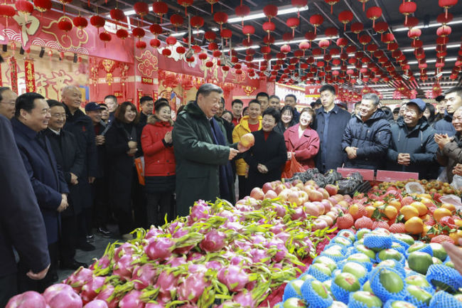 习近平春节前夕赴辽宁看望慰问基层干部群众