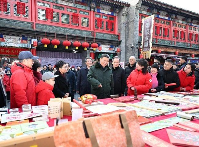 錦繡中國(guó)年丨春節(jié)里的“中國(guó)紅”