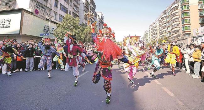 熱血英歌舞“燃動”中國年