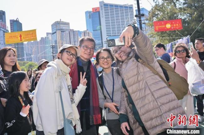 陈茂波：香港经济处于稳中有进态势