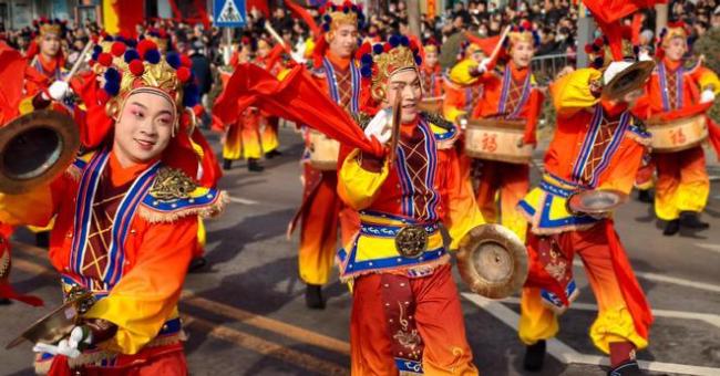 陜北榆林：塞上春潮涌 秧歌共歡騰 非遺文化添年味