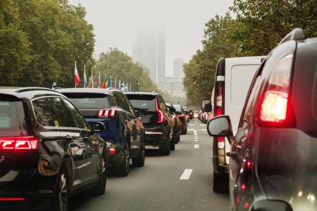 湖南高速成春節(jié)返程“堵王” 車流如潮引發(fā)關注