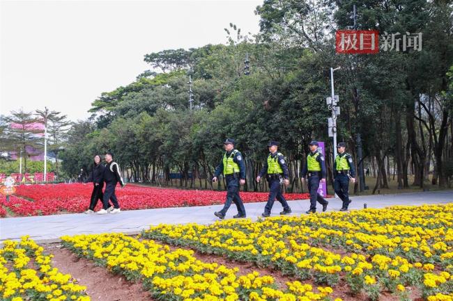 深圳春節(jié)日均1.8萬警力值守 平安守護(hù)幸福年味兒