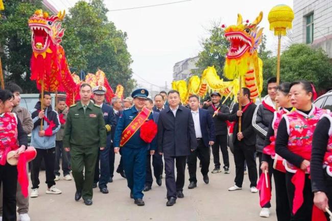 军人吴利荣获“中央军委一级表彰”