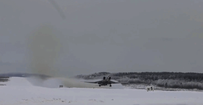 俄軍轟炸機(jī)在波羅的海中立海域上空完成飛行