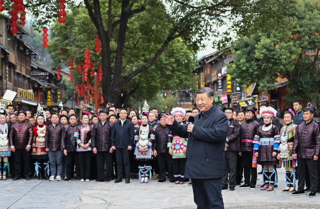 一见·读懂总书记牵挂的“民族一家亲”