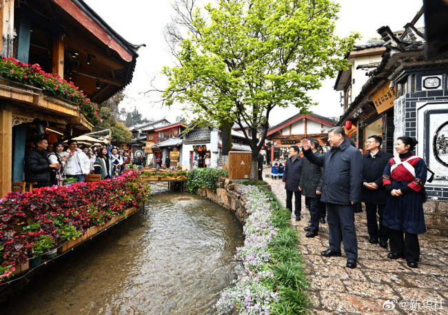 习近平考察丽江古城：文旅产业要走一条持续、健康的发展之路