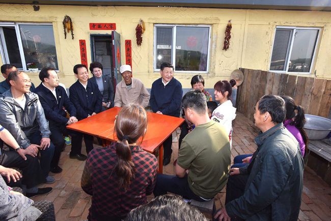 学习进行时｜习近平总书记的“板凳座谈会”