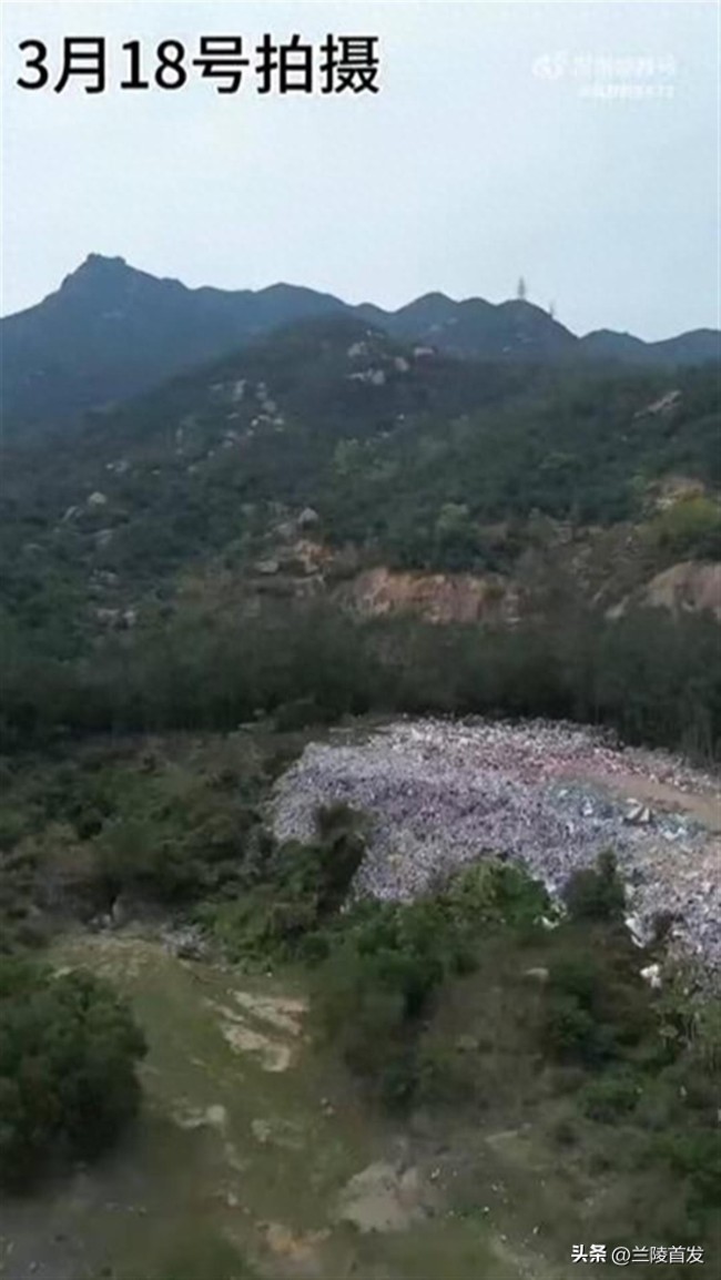 廣東一處山坳中堆滿大量垃圾