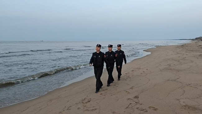 中俄界湖兴凯湖进入捕捞期 边境巡逻加强确保安全稳定