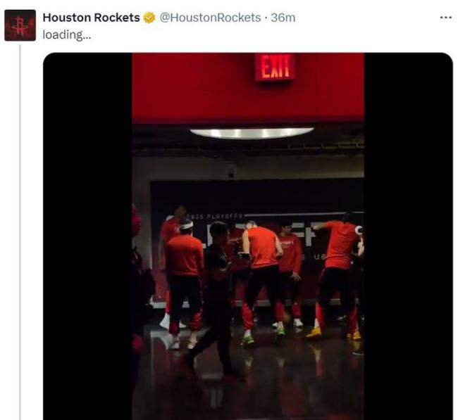 库里季后赛100胜里程碑:轰31 6授课火箭后场 飚超远三分兴奋庆祝 勇士客场大胜火箭