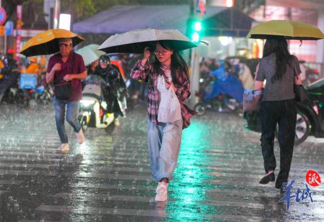 广东暴雨下哪了 多地迎猛烈“下班雨”